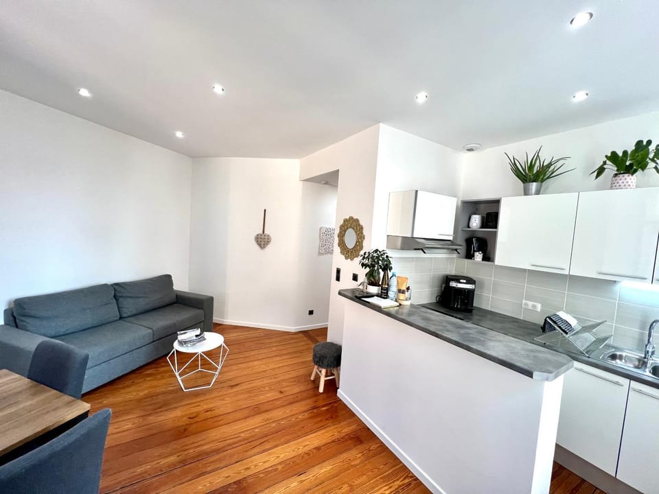 Kitchen or kitchenette, Living room