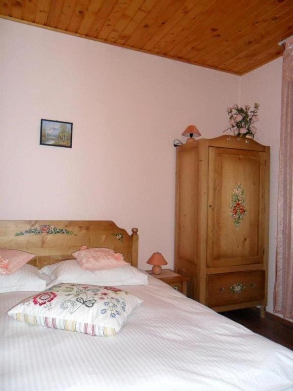 Pensiune Maria Bed and Breakfast in Brașov County