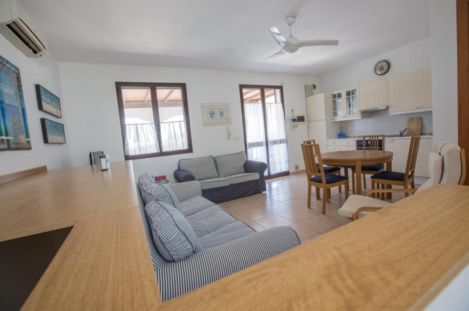 Kitchen or kitchenette, Living room, Dining area, fireplace