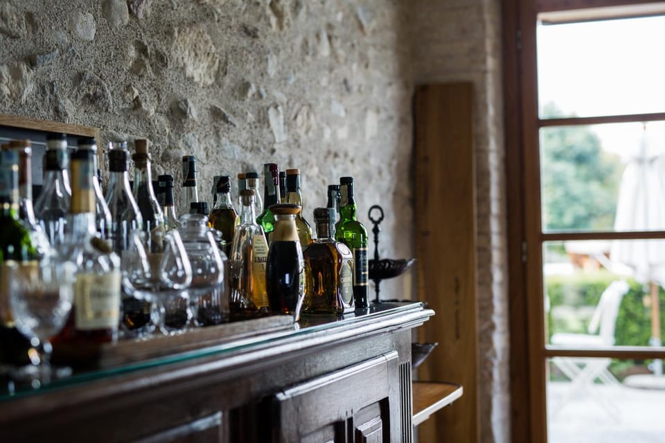 Lounge or bar, Drinks