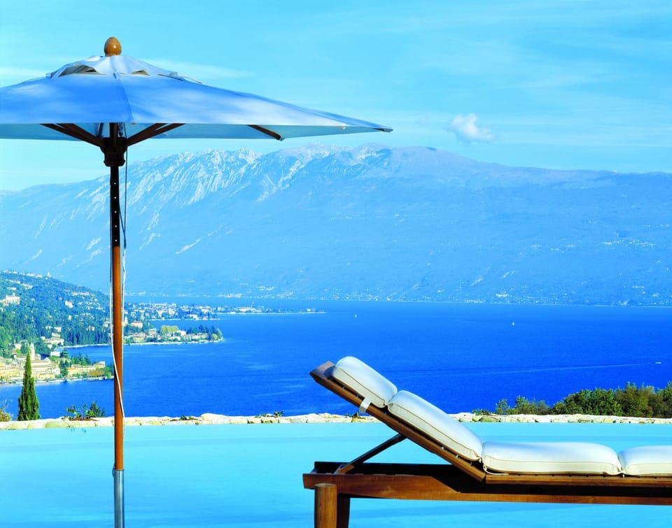 Lake view, Pool view, Swimming pool