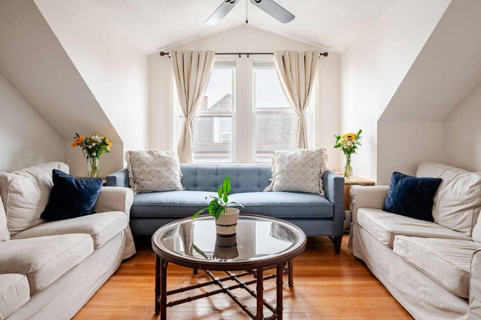 NEW! Family-Friendly Getaway -1 Mi to Dtwn Salem w Roof Deck & Tiki Bar Apartment in Salem