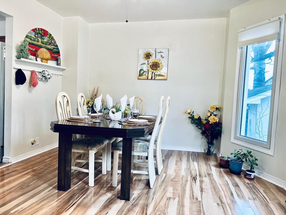 Dining area, Breakfast