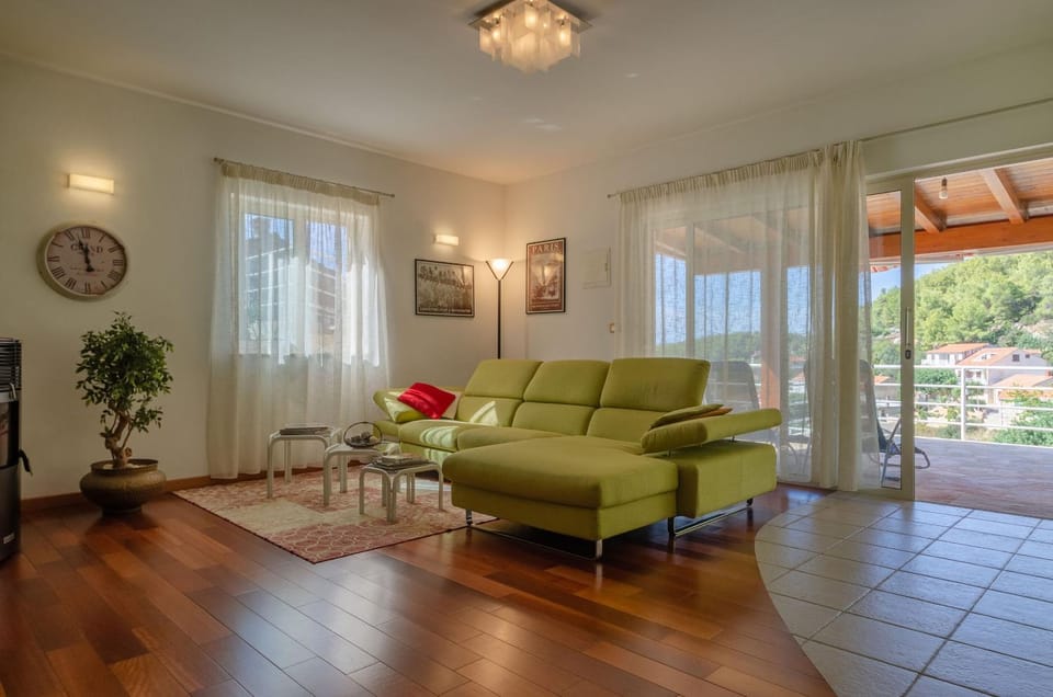 Living room, Sea view