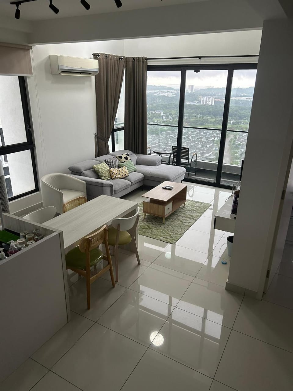 Seating area, Dining area