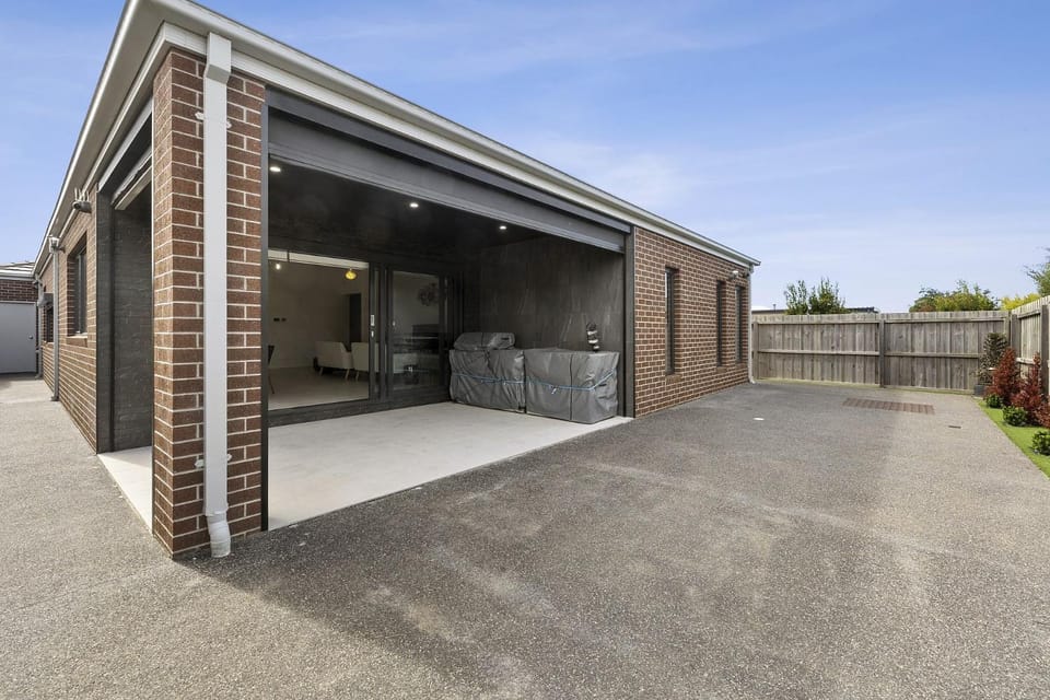 Lowtide Five Bedroom 22 House in Torquay