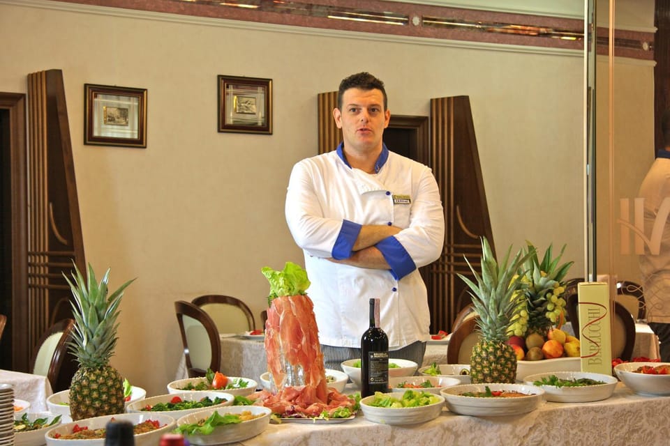 Restaurant/places to eat, Food