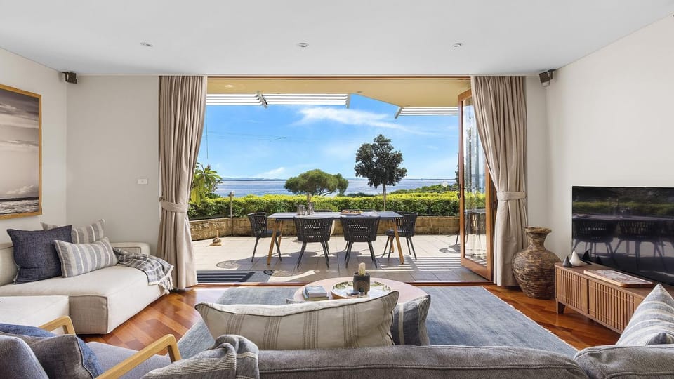 Balcony/Terrace, Living room, Seating area, Sea view