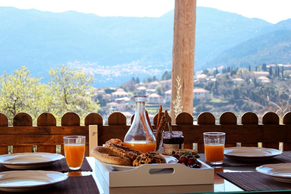 View (from property/room), Balcony/Terrace, Mountain view