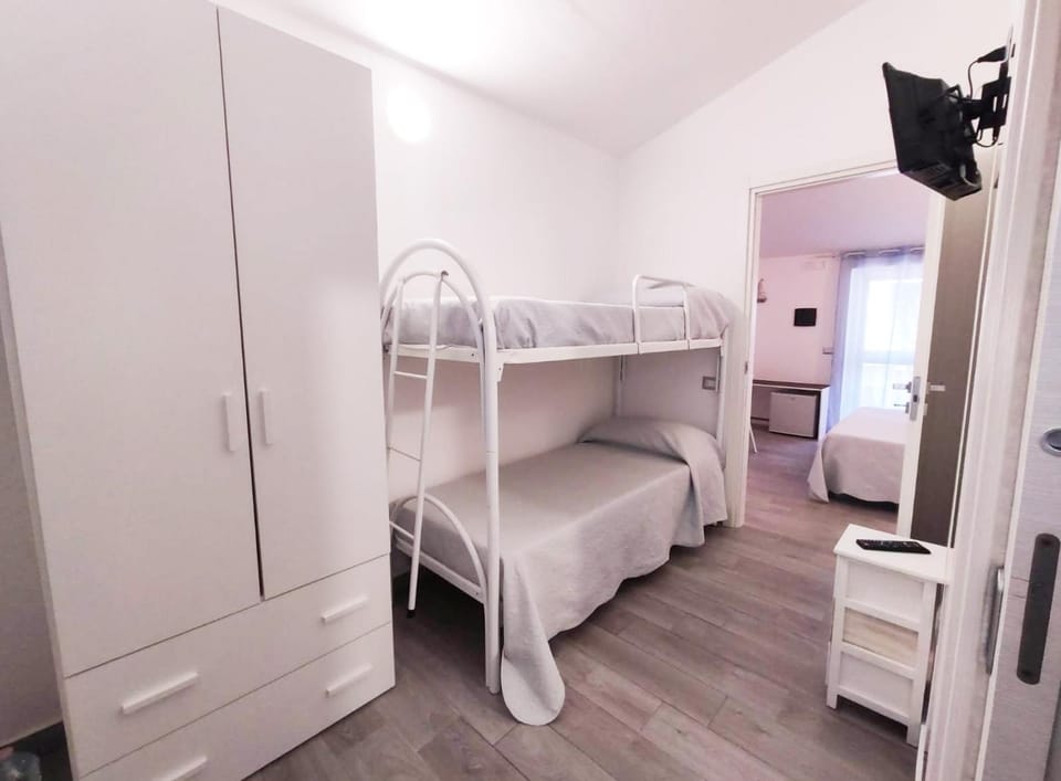 bunk bed