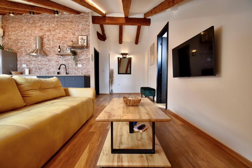 Kitchen or kitchenette, Living room, Seating area