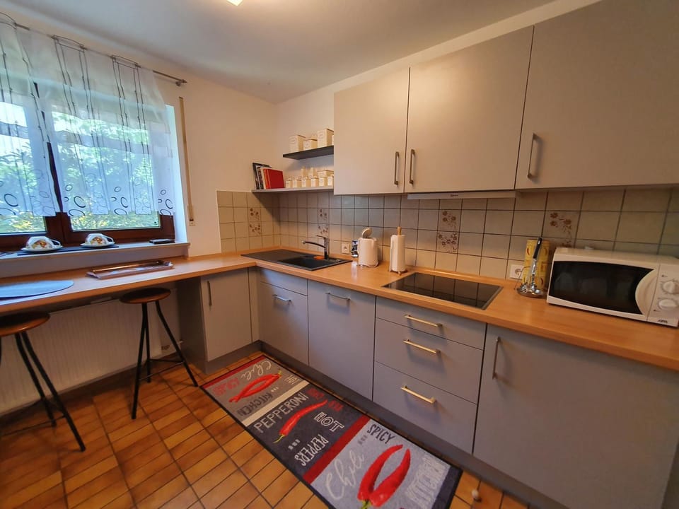 Kitchen or kitchenette, Living room