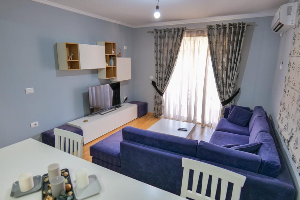 Living room, Photo of the whole room, Seating area, Dining area