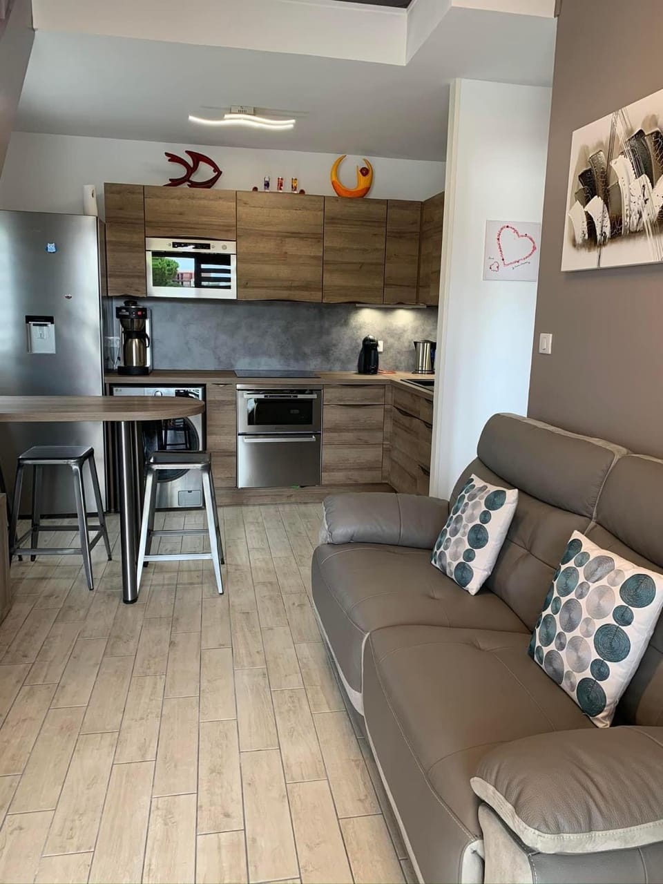 Living room, Dining area
