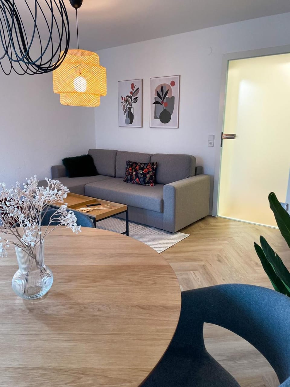 Living room, Seating area