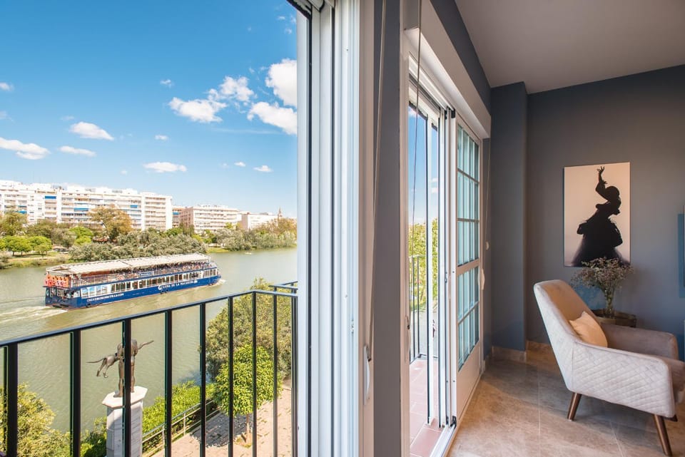 Balcony/Terrace, River view