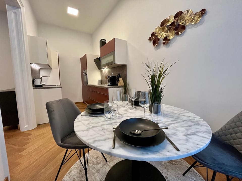 Kitchen or kitchenette, Dining area, kitchen