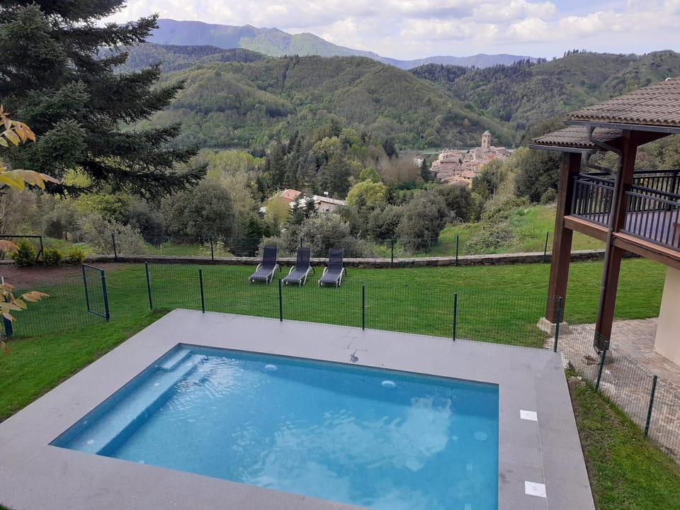 Garden, Mountain view, Swimming pool