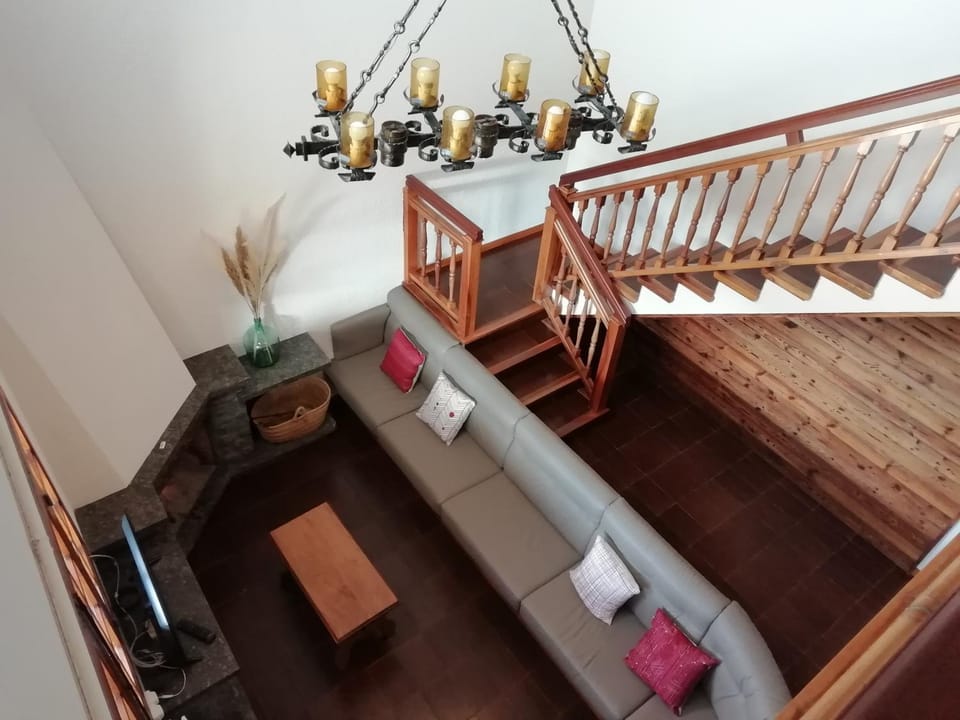 TV and multimedia, Living room, Seating area, flat iron