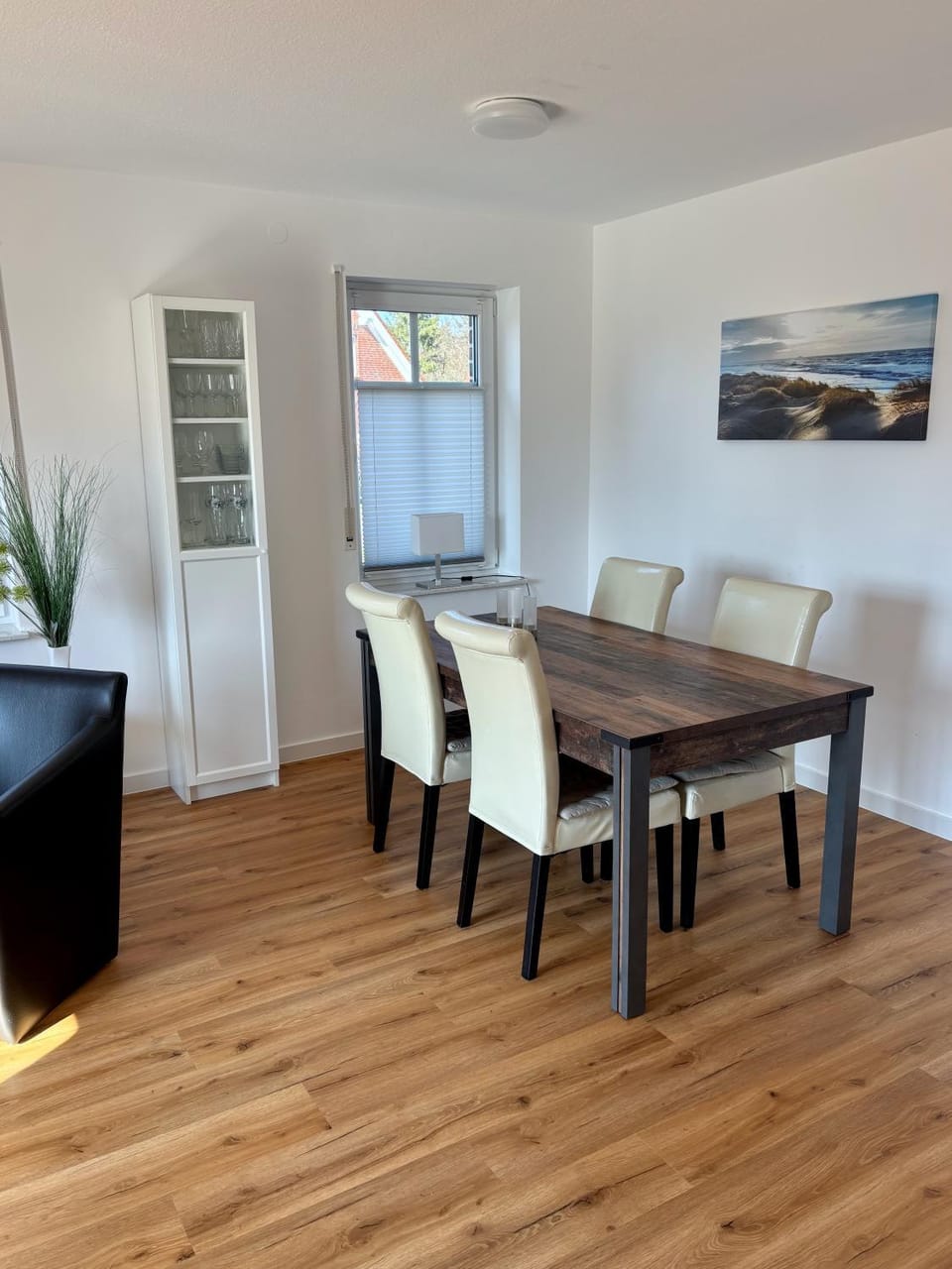 Living room, Photo of the whole room, Seating area, Dining area