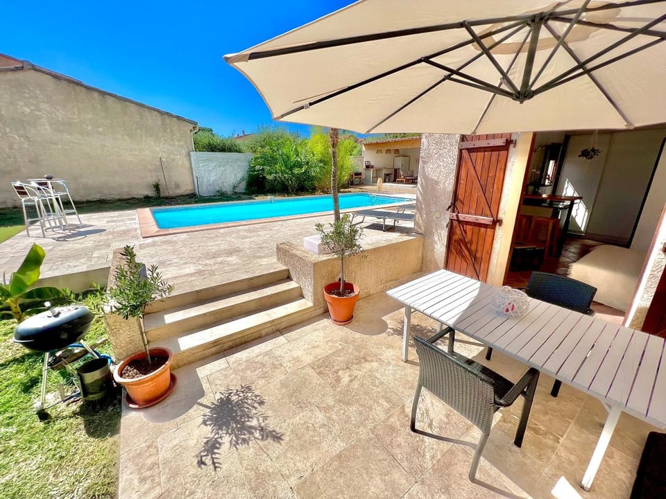 Patio, BBQ facilities, Swimming pool, Swimming pool