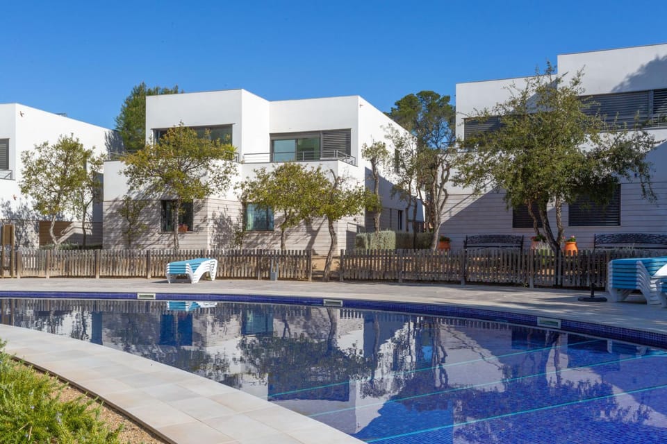 Property building, Swimming pool