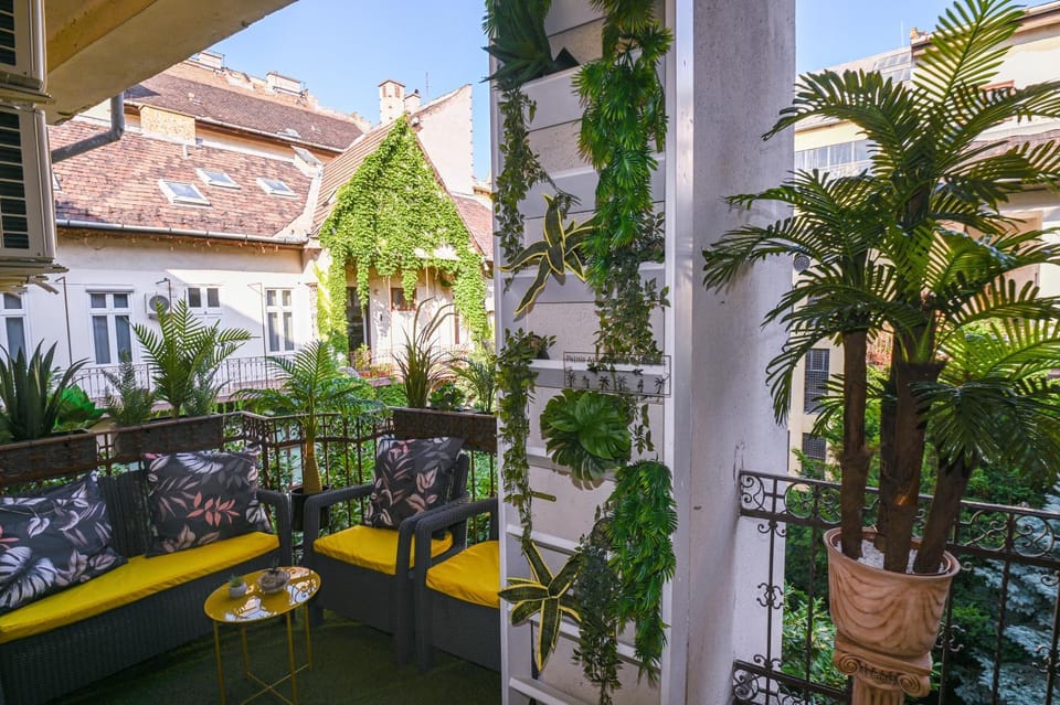 Garden, Balcony/Terrace
