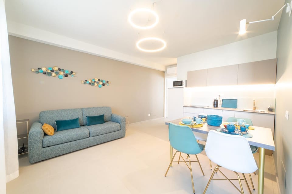 Coffee/tea facilities, Kitchen or kitchenette, Photo of the whole room, minibar, kitchen, air conditioner
