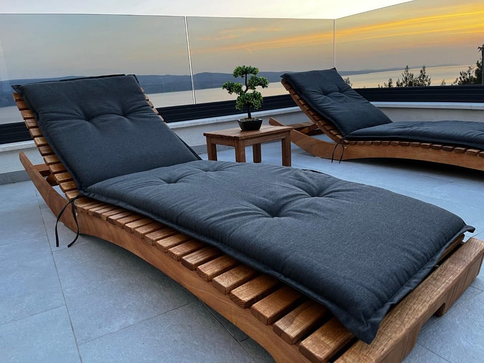 Seating area, Sunset