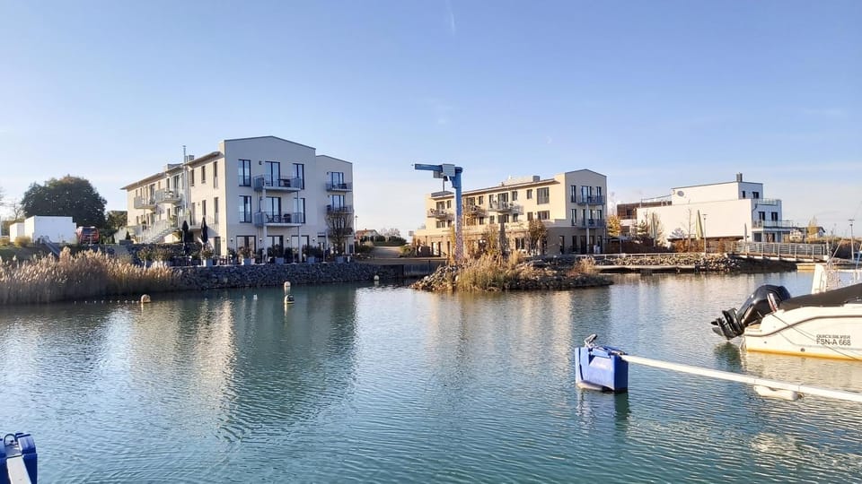 Property building, Autumn, Lake view, Area and facilities