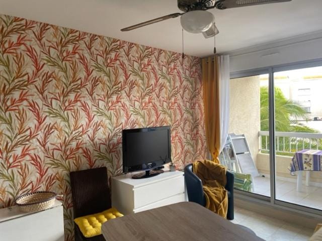 Living room, fireplace