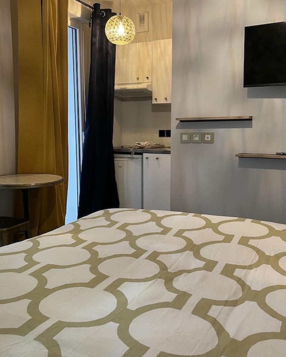 STUDIO de Charme, CITY BED, LA ROCHELLE Apartment in La Rochelle