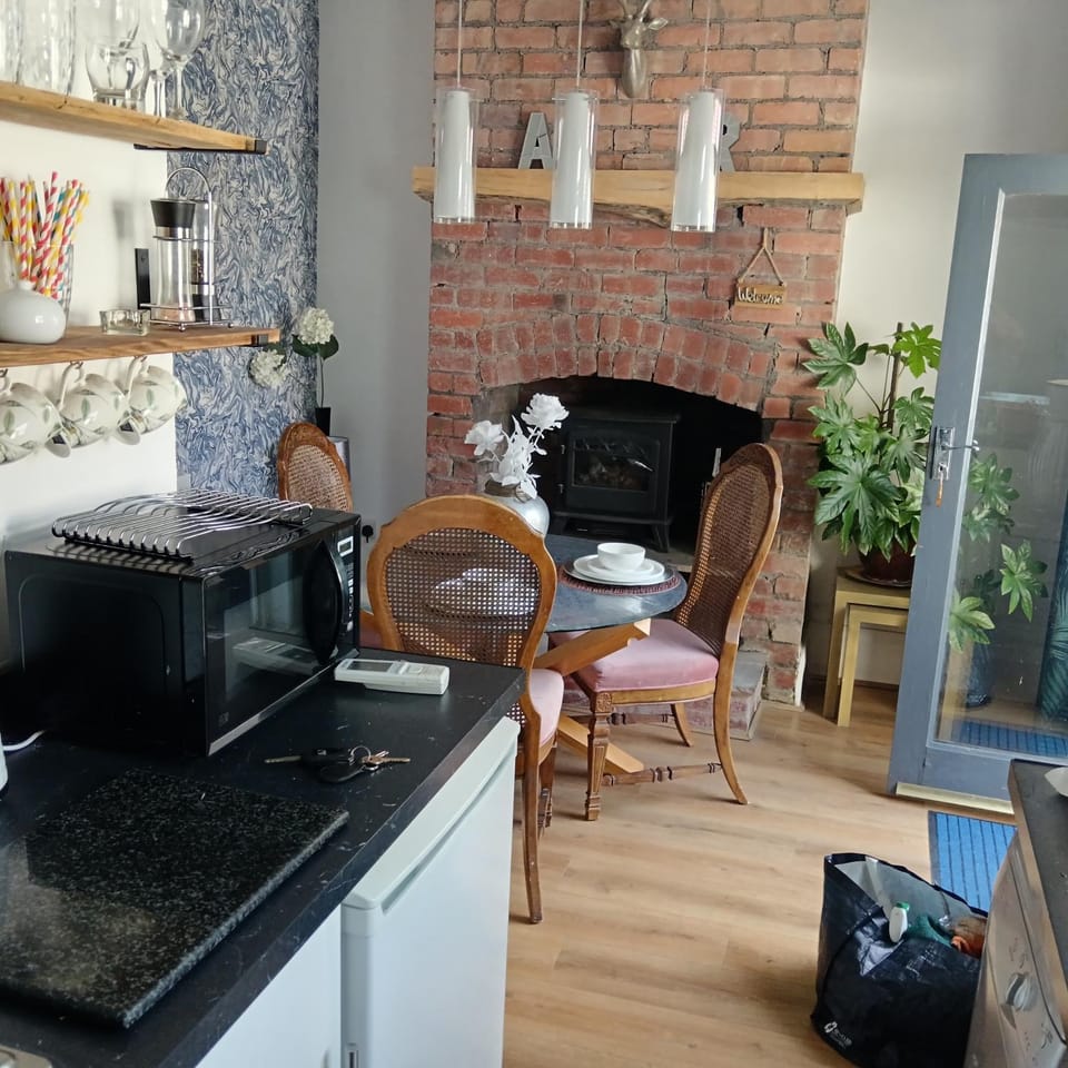 Morecambe Apartment - Sleeps 3 - 5 Mins to Sea Apartment in Morecambe