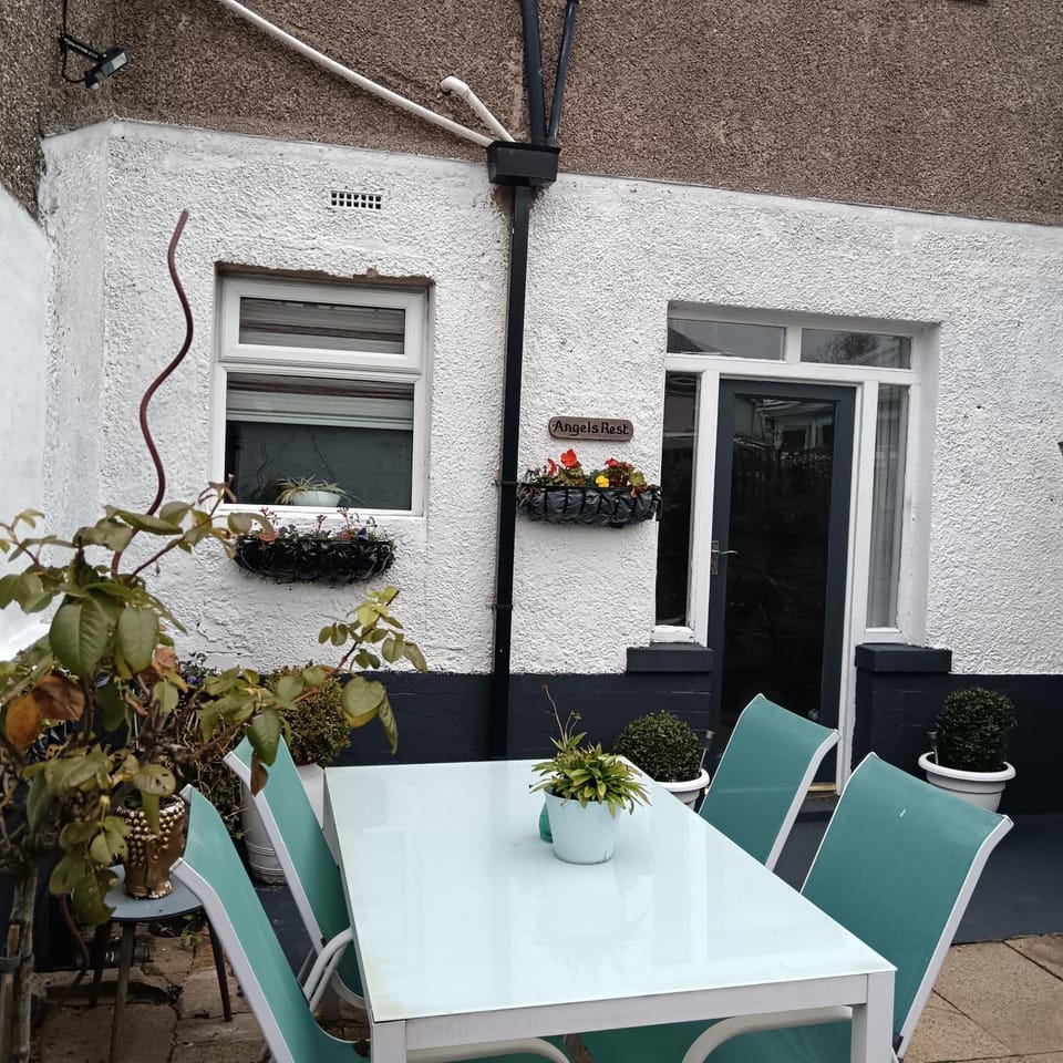 Morecambe Apartment - Sleeps 3 - 5 Mins to Sea Apartment in Morecambe