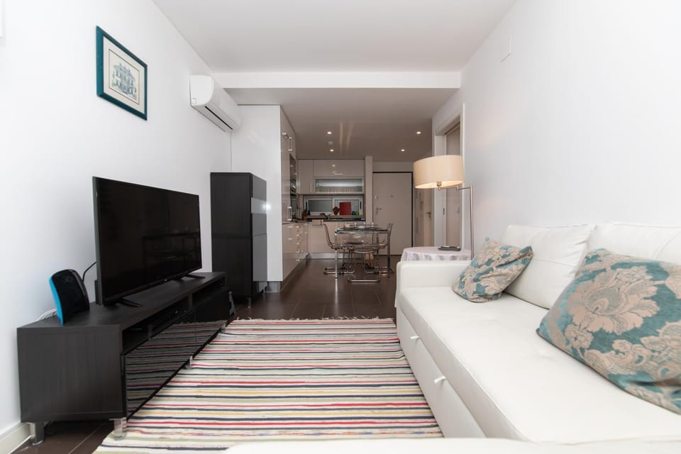 Communal lounge/ TV room, TV and multimedia, Living room