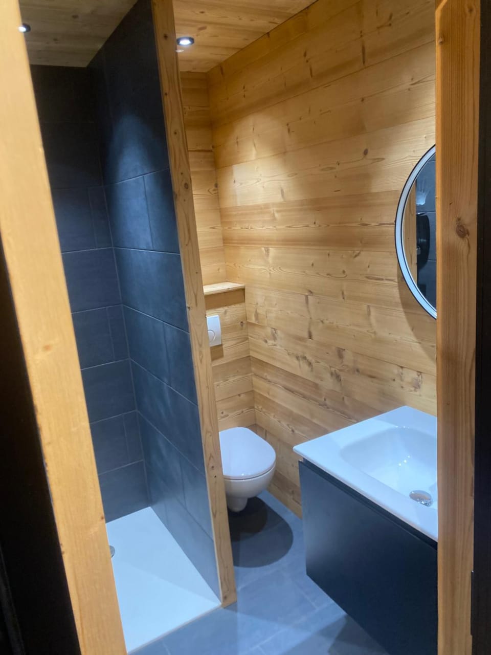 Studio moderne refait à neuf 2 personnes dans le Centre de Saint-Gervais proche télécabine vert Cabin in Saint-Gervais-Bains