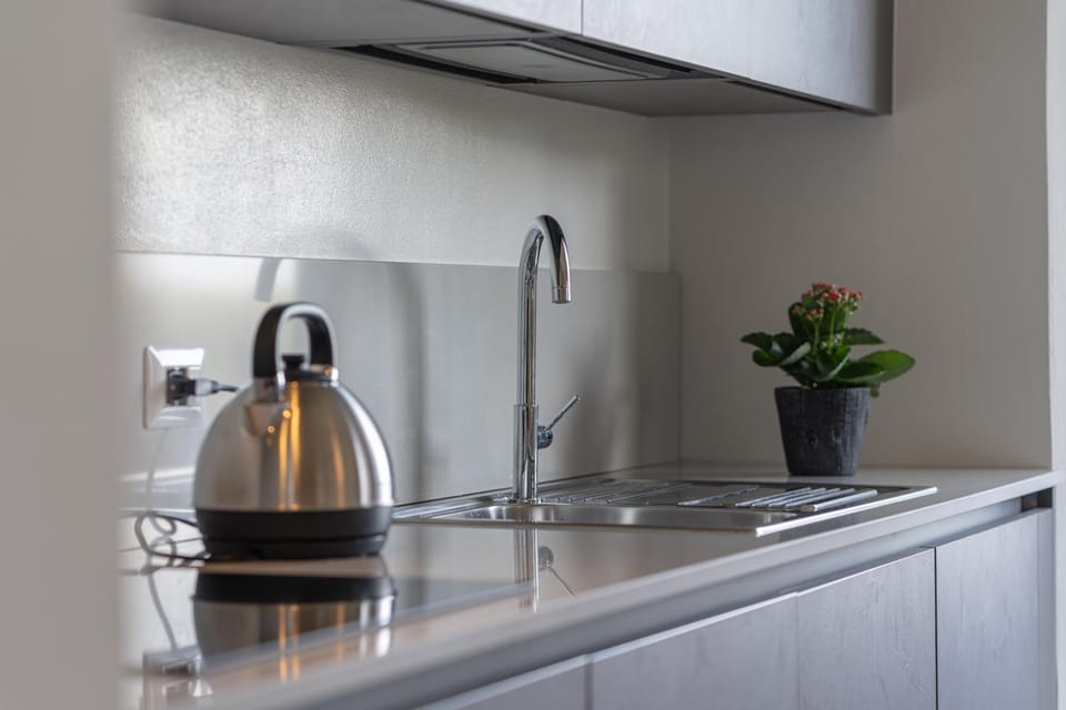 Coffee/tea facilities, Kitchen or kitchenette