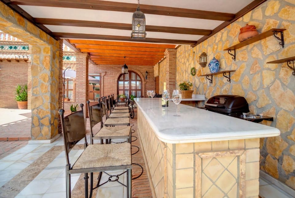 Property building, Kitchen or kitchenette, Living room