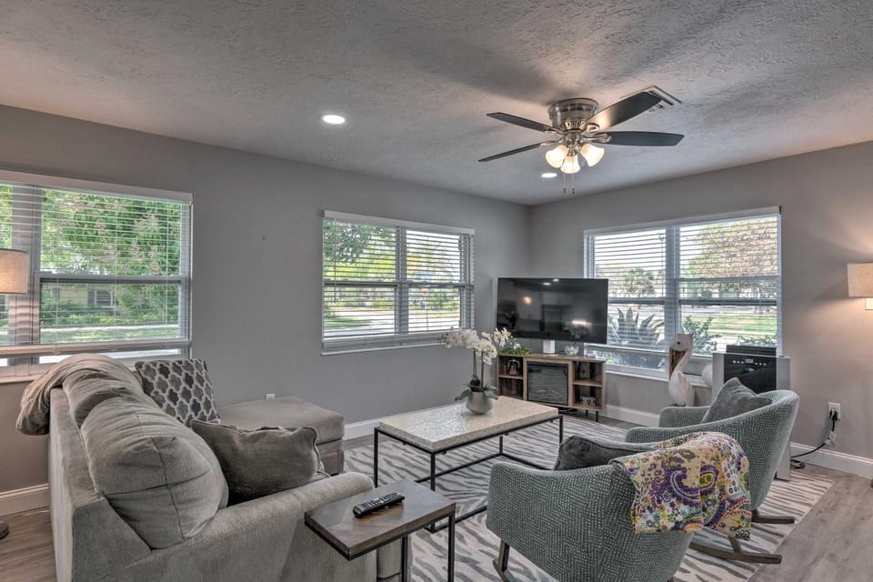 Bright Venice Getaway < 1 Mi to Historic Dtwn House in Venice