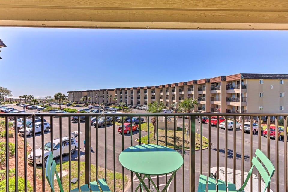 Beach & Pool Access: HHI Resort Condo, Near Golf! House in Hilton Head Island