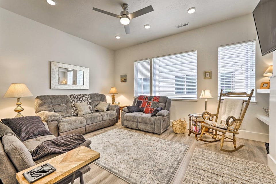 Boise Townhome w/ Rooftop Deck, 2 Mi to Downtown! House in Boise