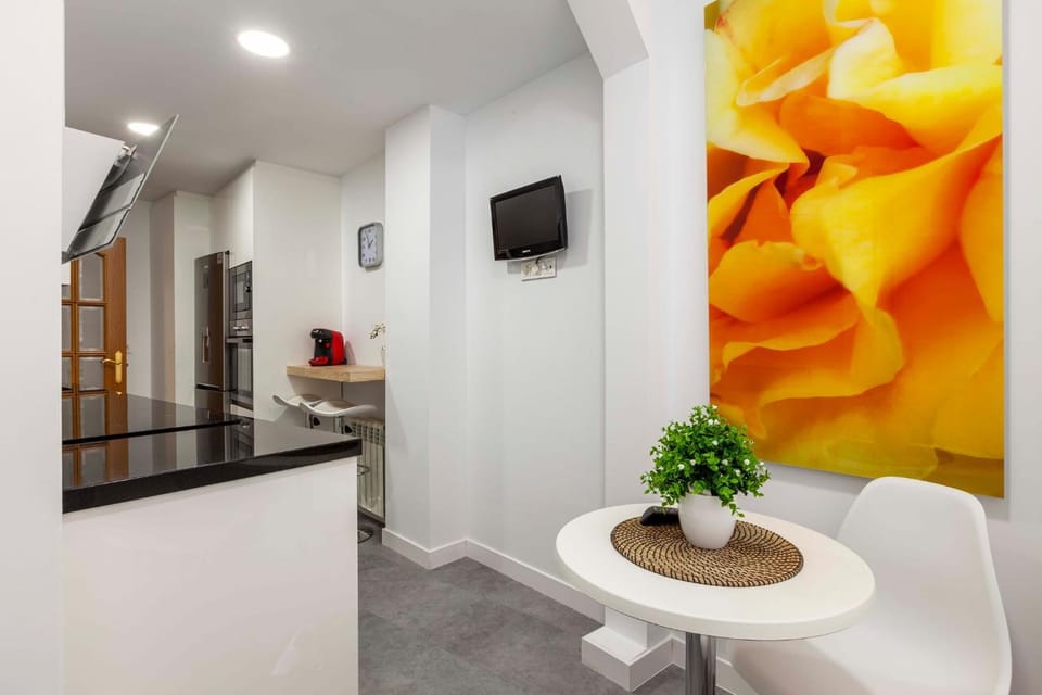 Coffee/tea facilities, Kitchen or kitchenette
