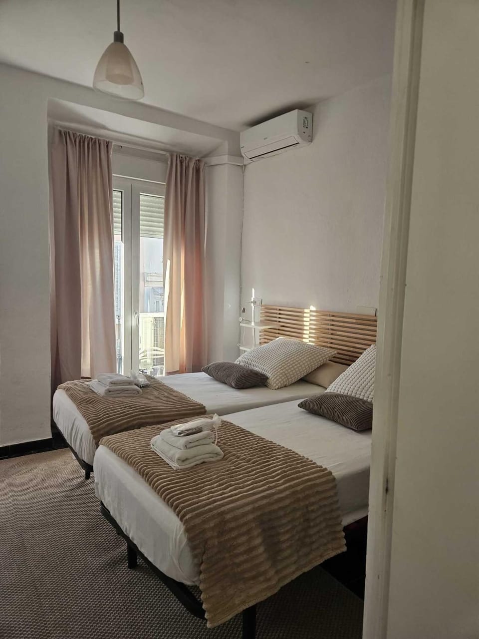 Heart of Málaga · Walk to Beach & Port Apartment in Malaga