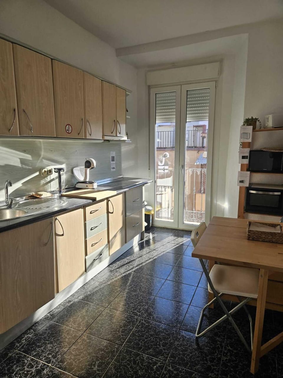 Heart of Málaga · Walk to Beach & Port Apartment in Malaga