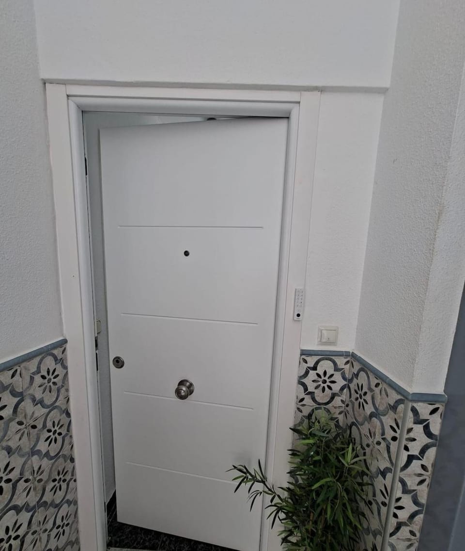 Heart of Málaga · Walk to Beach & Port Apartment in Malaga