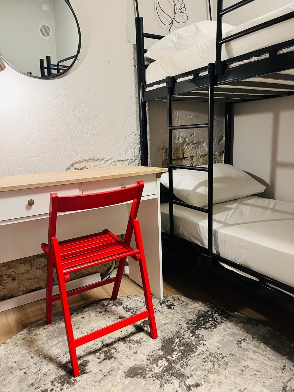 Bed, Photo of the whole room, bunk bed