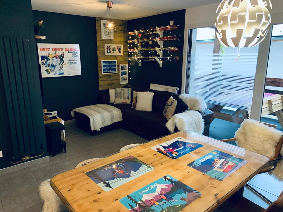 Living room, Photo of the whole room, Seating area
