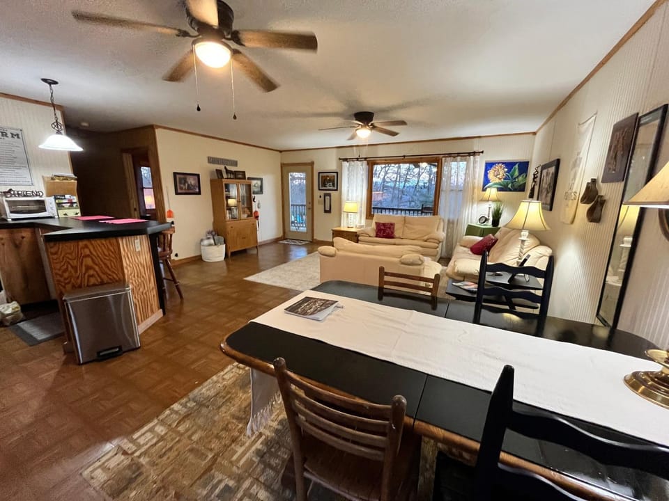 5 Mi to Downtown Morganton: Cabin on Horse Farm Cabin in North Carolina