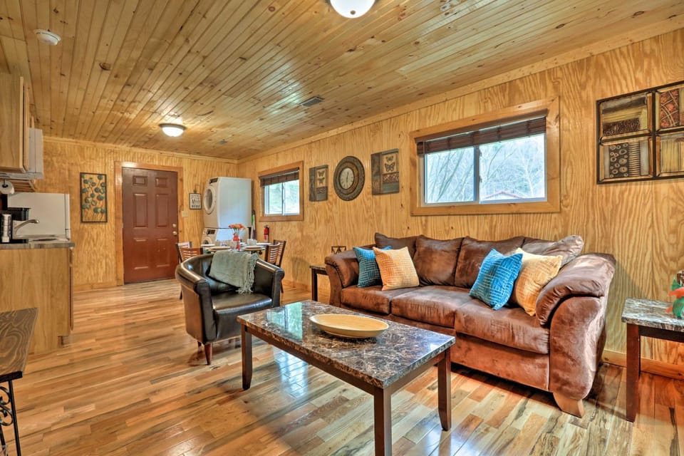 Cozy Creekside Cabin ~ 24 Mi to Red River! Cabin in Beattyville