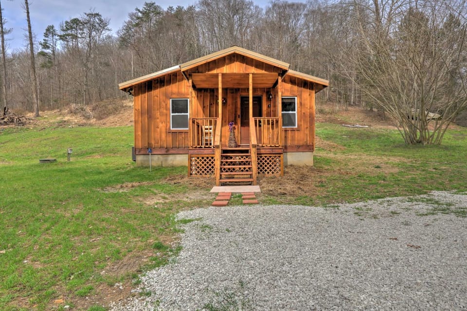 Cozy Creekside Cabin ~ 24 Mi to Red River! Cabin in Beattyville